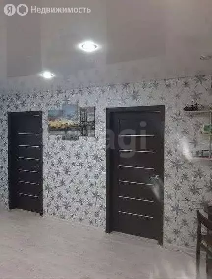 3-комнатная квартира: Златоуст, проспект имени Ю.А. Гагарина, 8-я ... - Фото 2