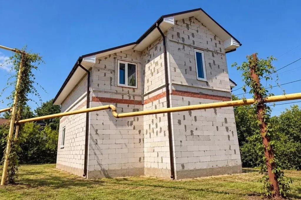Дом в Саратовская область, Саратов ул. Взлетная, 66А (160 м) - Фото 1