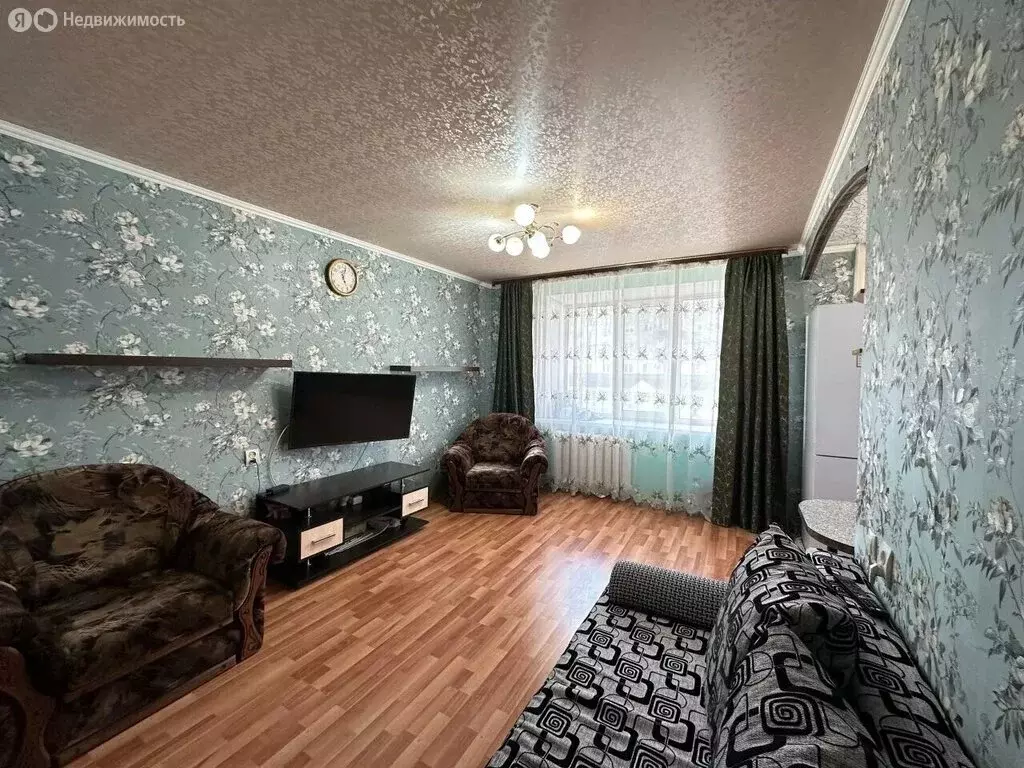 3-комнатная квартира: Туймазы, проспект Ленина, 1 (57.1 м) - Фото 1