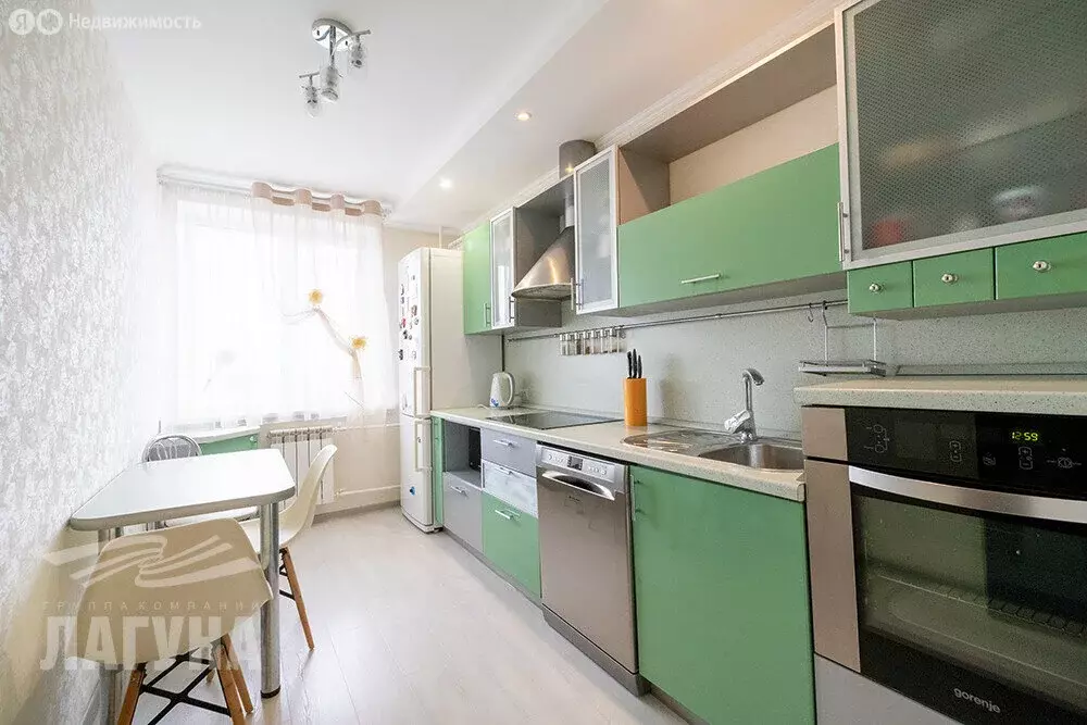 3-комнатная квартира: Томск, улица Елизаровых, 70 (65.8 м) - Фото 1