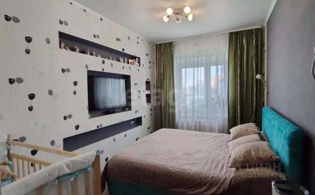 4-к кв. Ханты-Мансийский АО, Сургут ул. 30 лет Победы, 45 (83.2 м) - Фото 0
