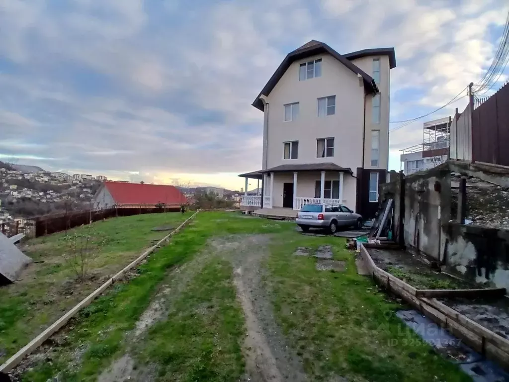 Дом в Краснодарский край, Сочи Целинная ул., 28/23 (300 м) - Фото 1