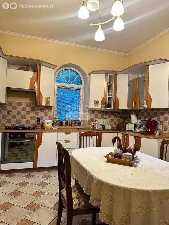 Дом в посёлок городского типа Малаховка, улица Калинина, 20 (255 м) - Фото 1