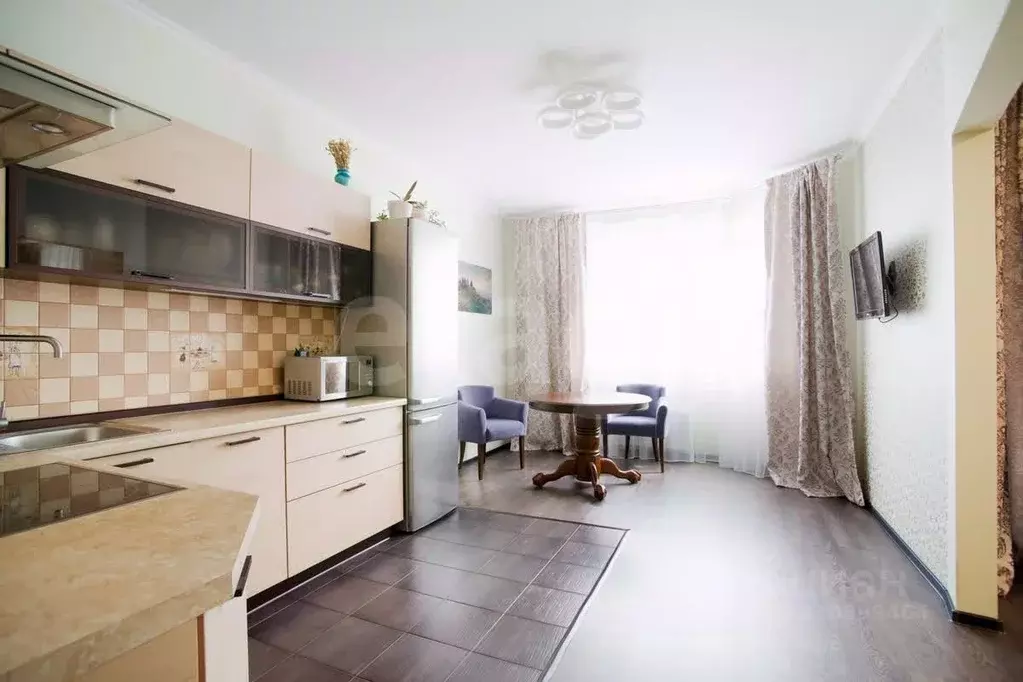 3-к кв. Тюменская область, Тюмень Заречный проезд, 33 (116.0 м) - Фото 1