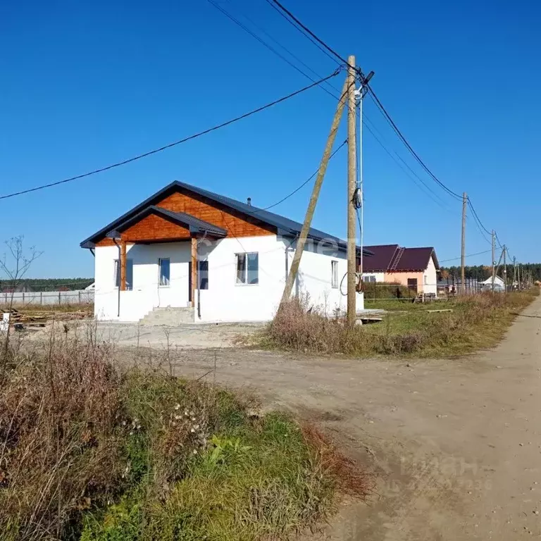 Дом в Свердловская область, Белоярский муниципальный округ, пос. ... - Фото 1