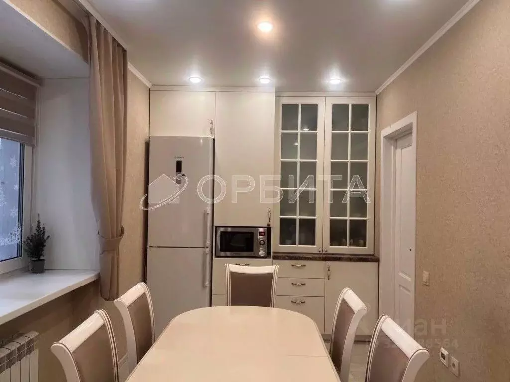 3-к кв. Тюменская область, Тюмень 6-й мкр, ул. Валерии Гнаровской ... - Фото 2