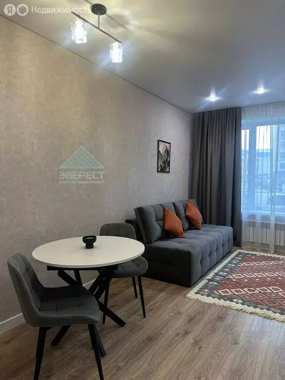 2-комнатная квартира: Абакан, улица Генерала Тихонова, 8/3 (36.2 м) - Фото 1