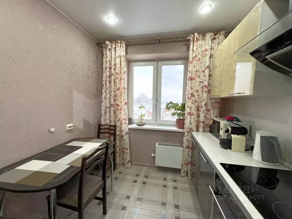 2-к кв. Тюменская область, Тюмень ул. Западносибирская, 14 (50.5 м) - Фото 1