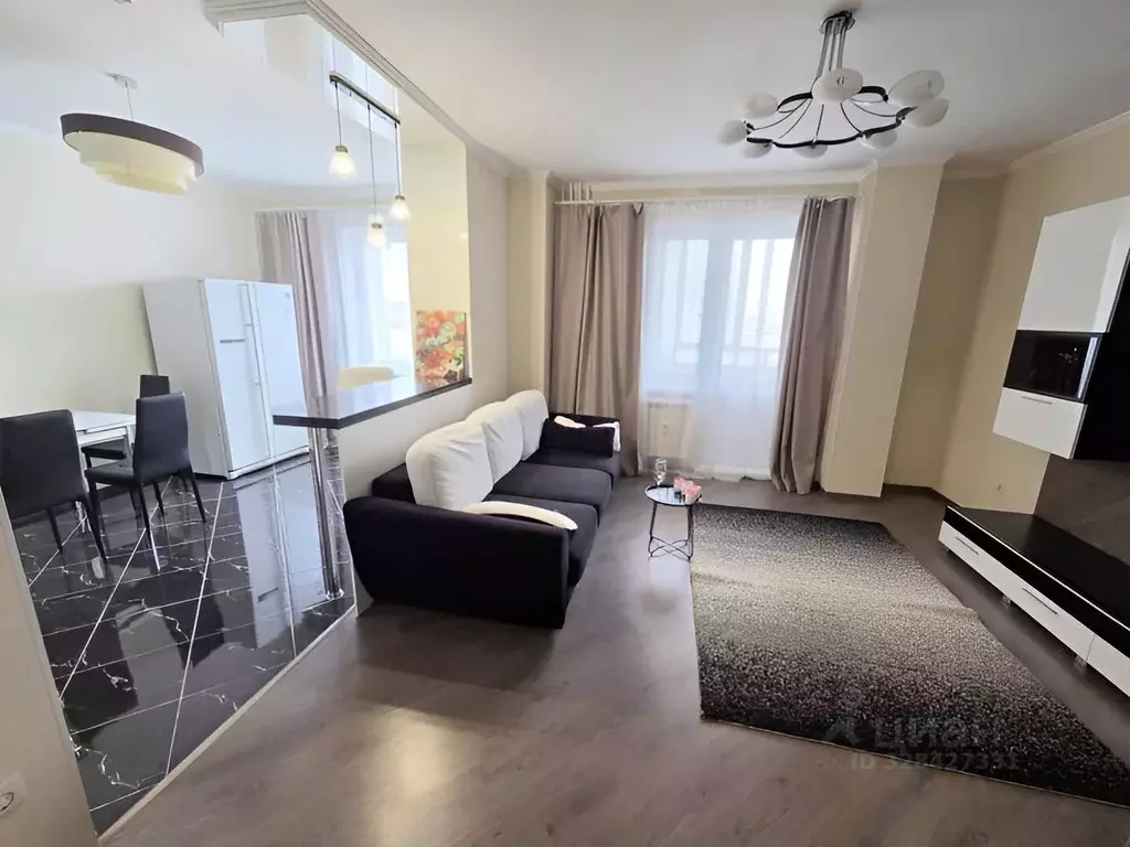 3-к кв. Красноярский край, Красноярск ул. Республики, 37А (90.0 м) - Фото 2