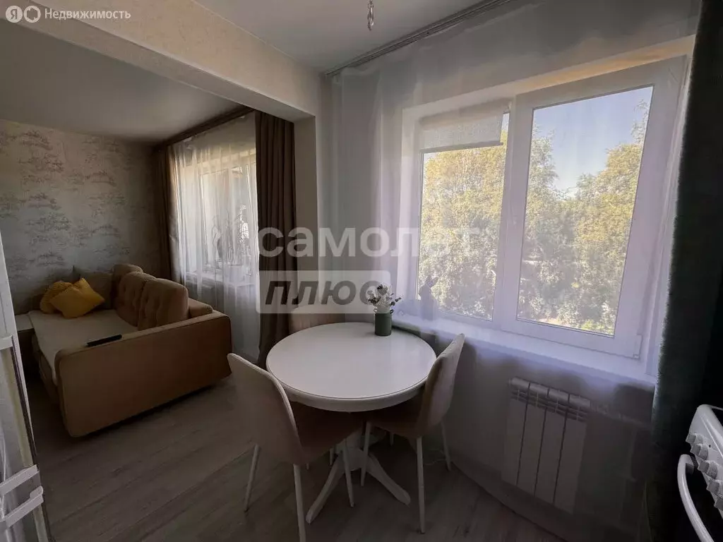 3-комнатная квартира: Юрга, улица Максименко, 11 (62.7 м) - Фото 1