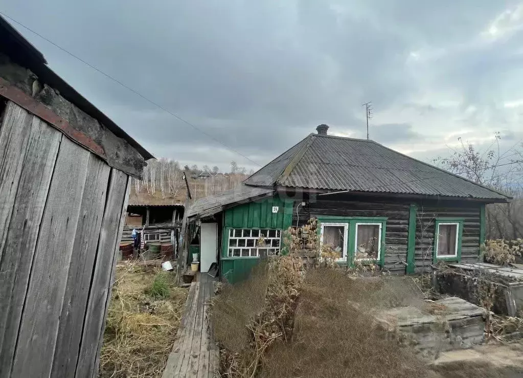 Дом в Кемеровская область, Прокопьевск Каменный пер. (39 м) - Фото 1