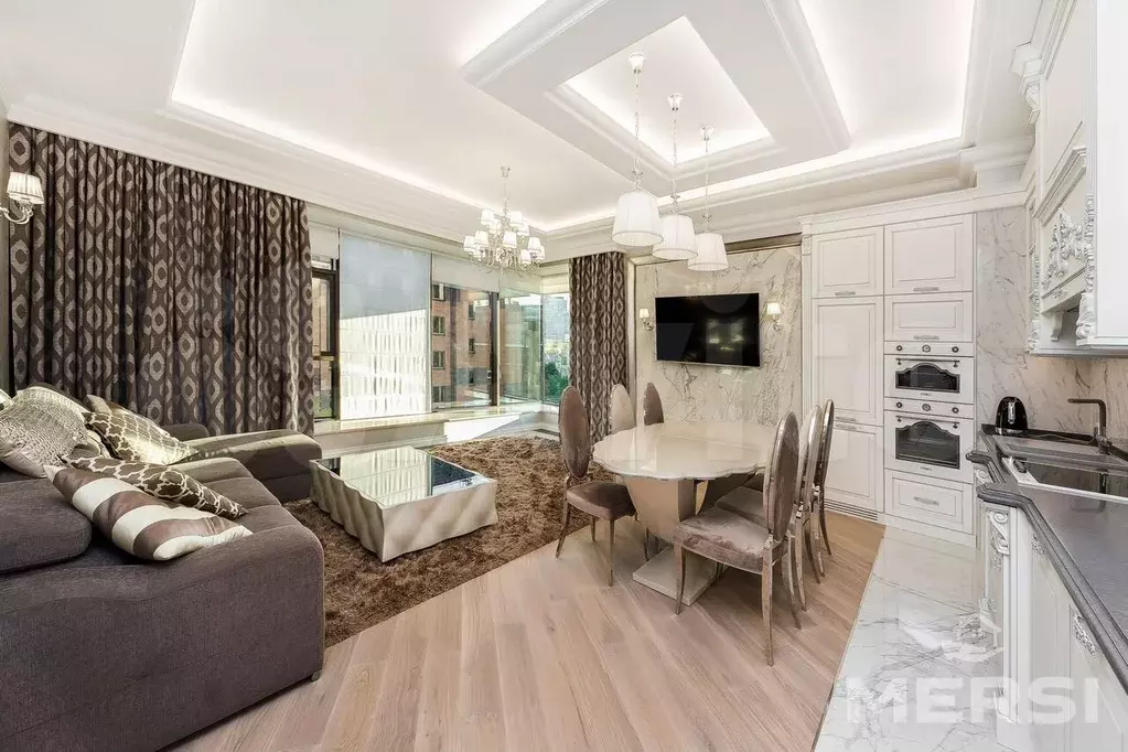 3-к. квартира, 100 м, 3/18 эт. - Фото 1