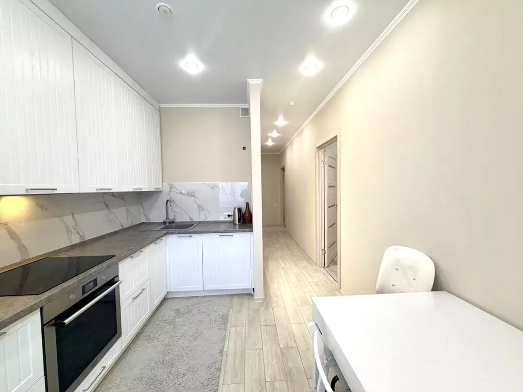 2-к кв. Омская область, Омск ул. Звездова, 127 (56.0 м) - Фото 2