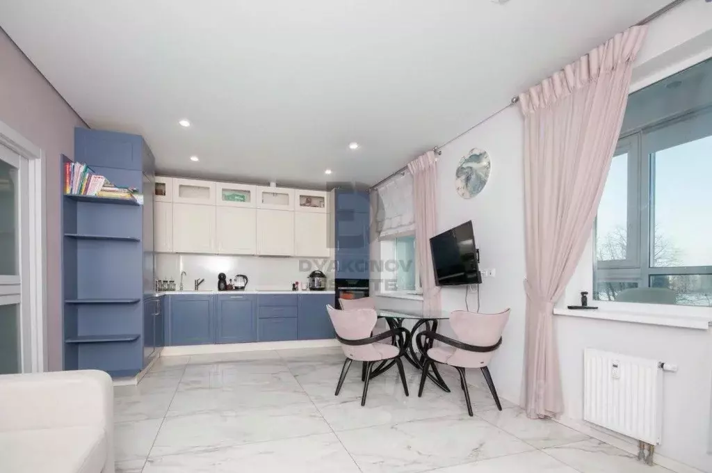 2-к кв. Санкт-Петербург Октябрьская наб., 44 (71.3 м) - Фото 0