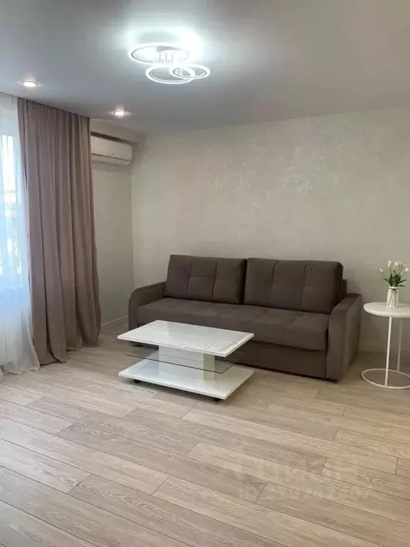 2-к кв. Приморский край, Владивосток 71-й мкр, ул. Ватутина, 4А (47.0 ... - Фото 0