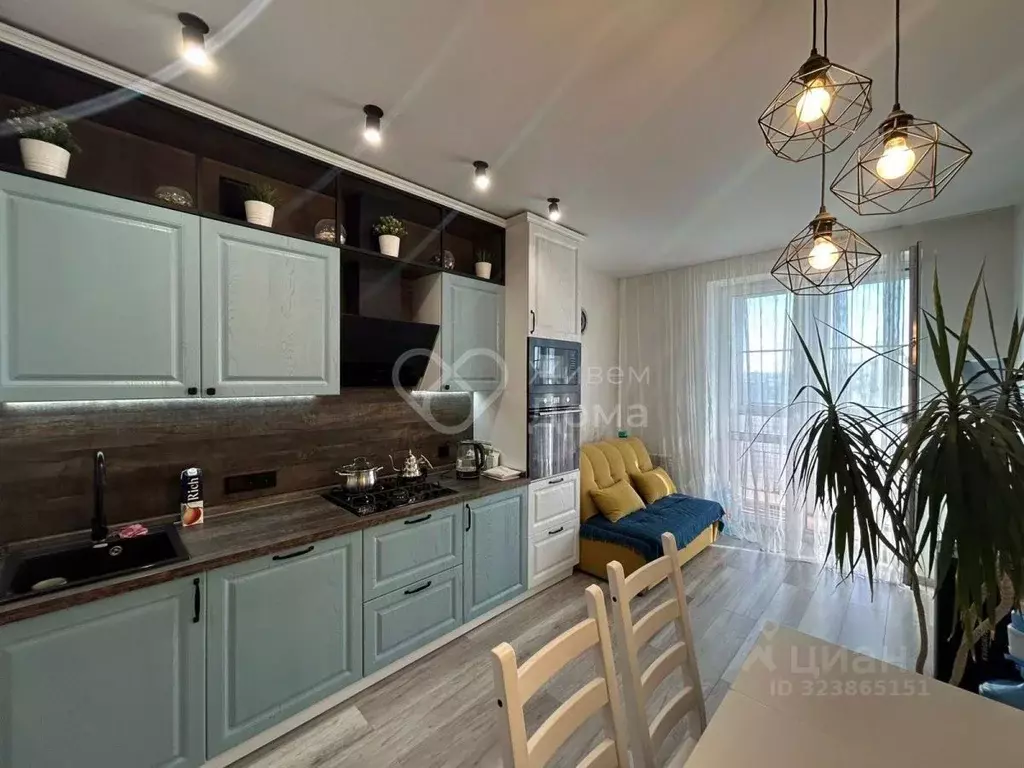 3-к кв. Волгоградская область, Волгоград ул. Добрушина, 25 (71.7 м) - Фото 0