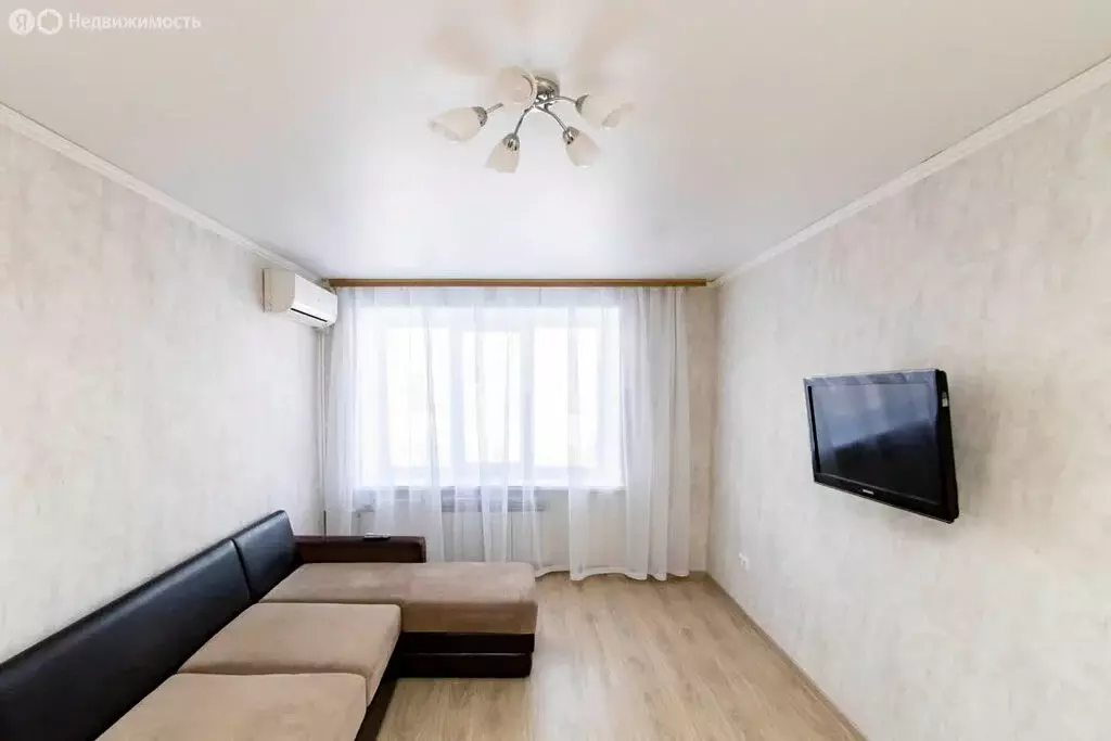 Квартира-студия: Тюмень, улица Мельникайте, 80 (28.5 м) - Фото 1