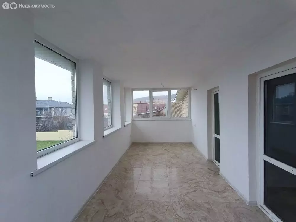 Дом в село Супсех, Зеркальная улица (235 м) - Фото 1