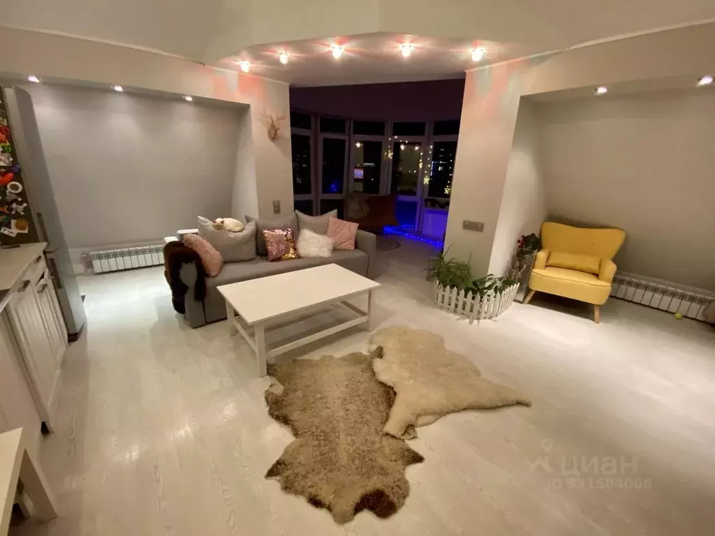 2-к кв. Сахалинская область, Южно-Сахалинск просп. Мира, 267Б (81.0 м) - Фото 2