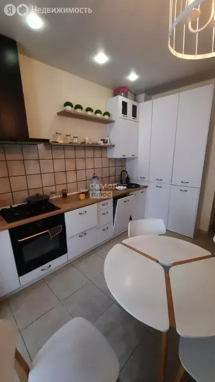 2-комнатная квартира: Смоленск, улица Брылёвка, 20 (66 м) - Фото 1