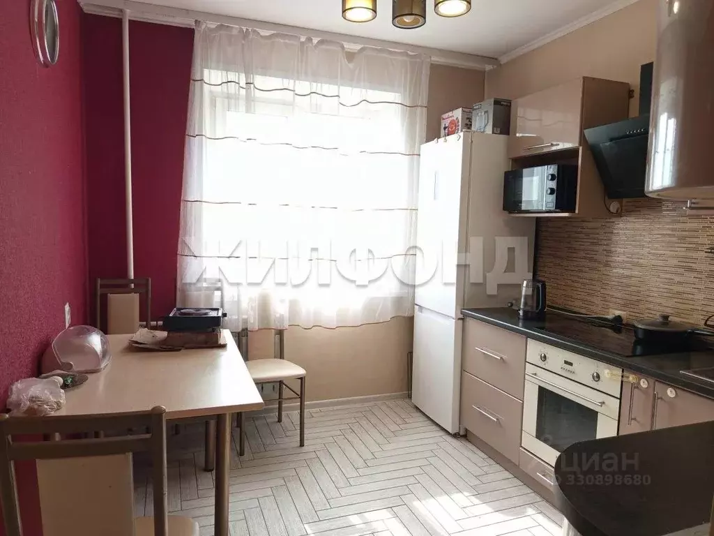 3-к кв. Хакасия, Абакан ул. Щорса, 28 (65.0 м) - Фото 1