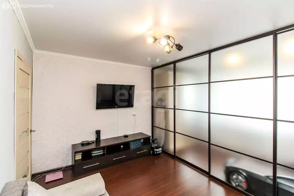 1-комнатная квартира: Тюмень, улица Газовиков, 14 (38 м) - Фото 1
