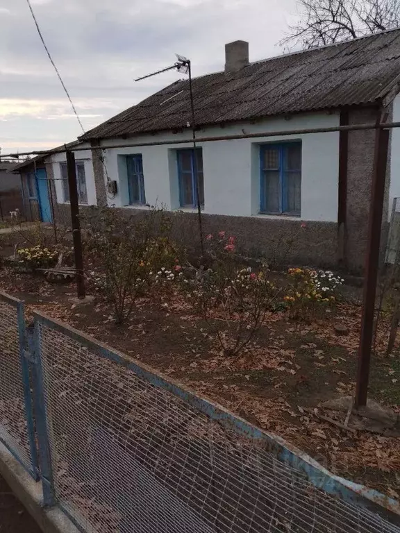 Дом в Крым, Черноморский район, с. Кировское ул. Фрунзе, 22 (69 м) - Фото 2