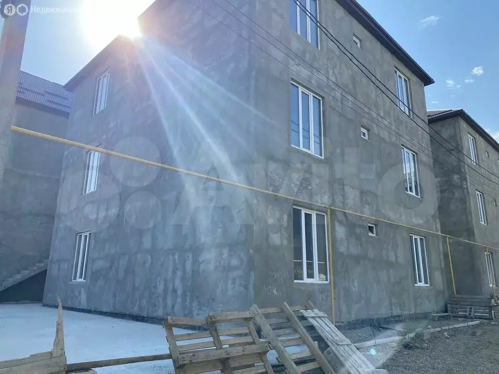3-комнатная квартира: Махачкала, Небесная улица, 48 (99 м) - Фото 1