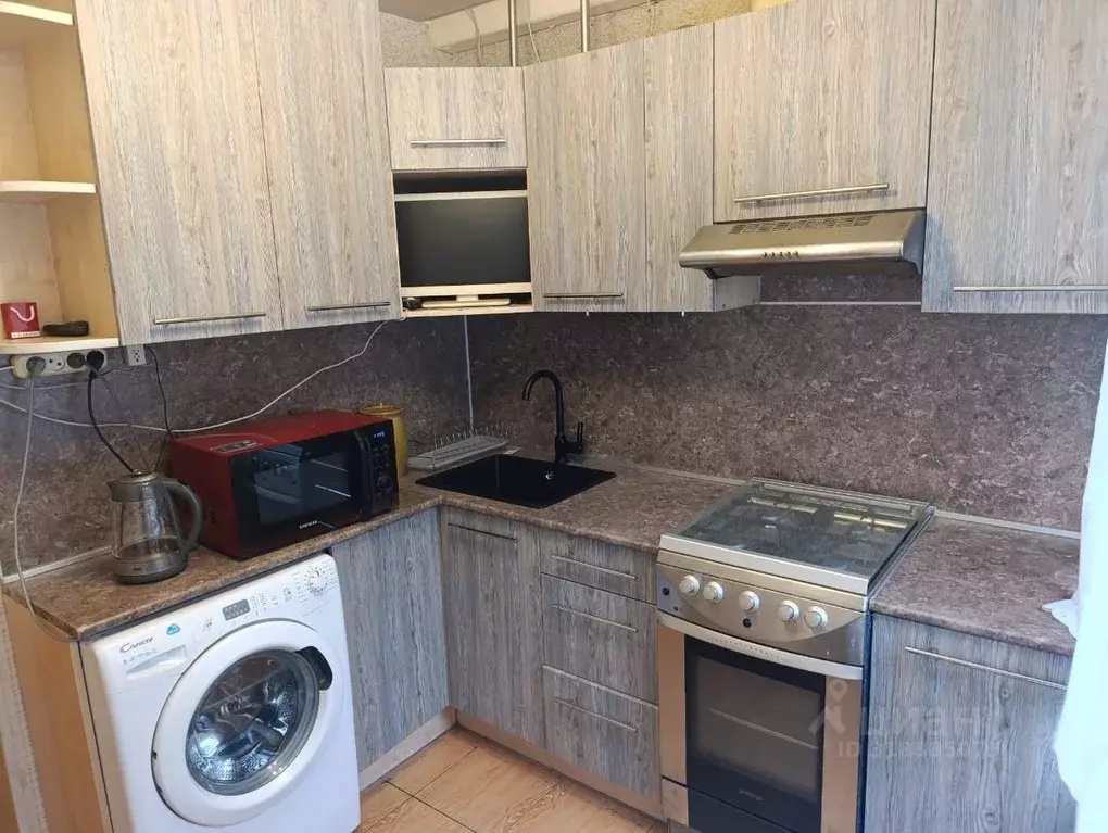 3-к кв. Санкт-Петербург просп. Ударников, 21/1 (60.0 м) - Фото 0