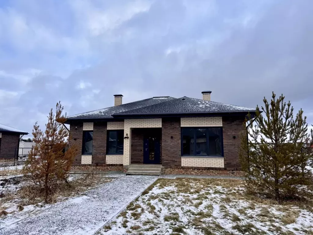 Дом в Омская область, Омский район, с. Пушкино ул. Ленского (105 м) - Фото 1