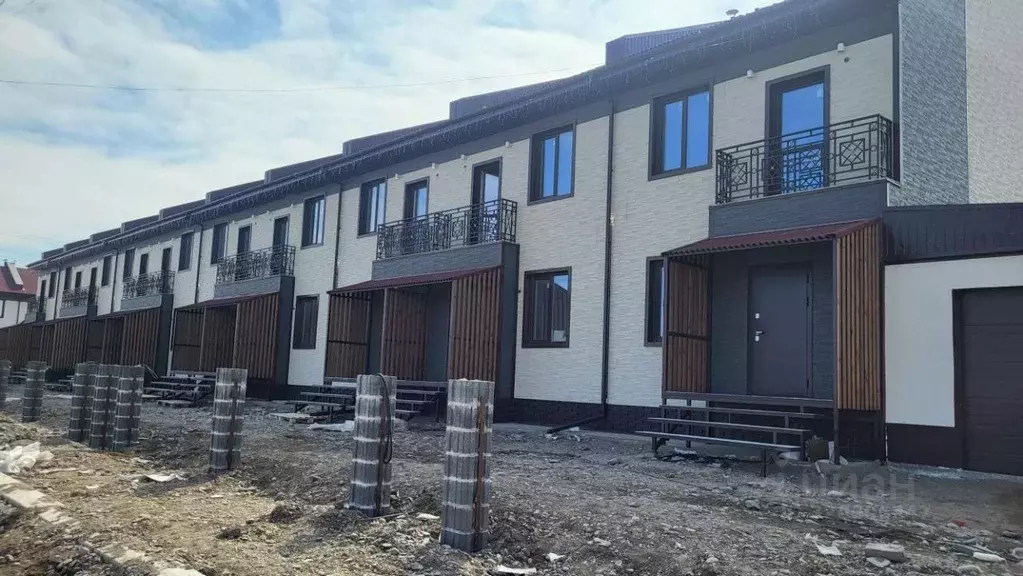 Таунхаус в Хакасия, Усть-Абаканский район, с. Калинино, Добрый Мир кп ... - Фото 1