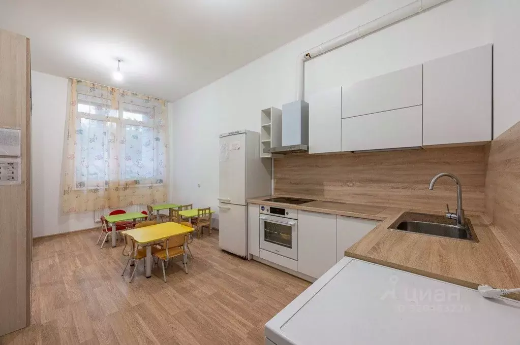 3-к кв. Свердловская область, Екатеринбург ул. Водоемная, 76 (97.0 м) - Фото 0