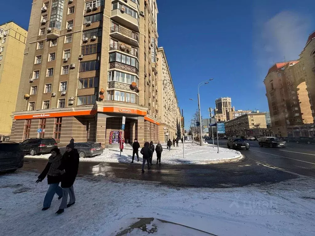 Торговая площадь в Москва Валовая ул., 20 (692 м) - Фото 1