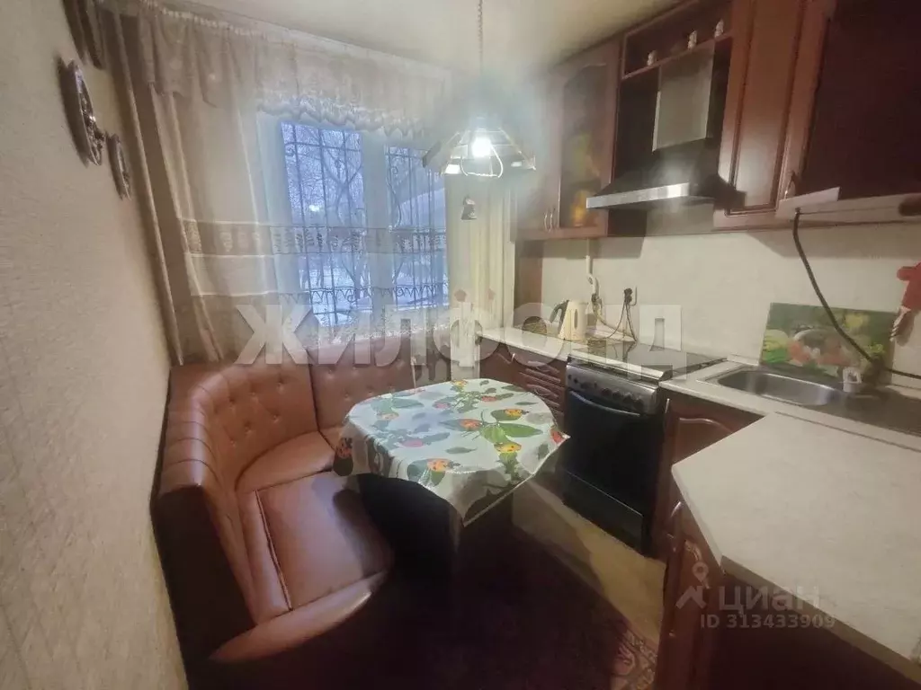 2-к кв. Алтайский край, Барнаул ул. Попова, 49 (44.8 м) - Фото 0