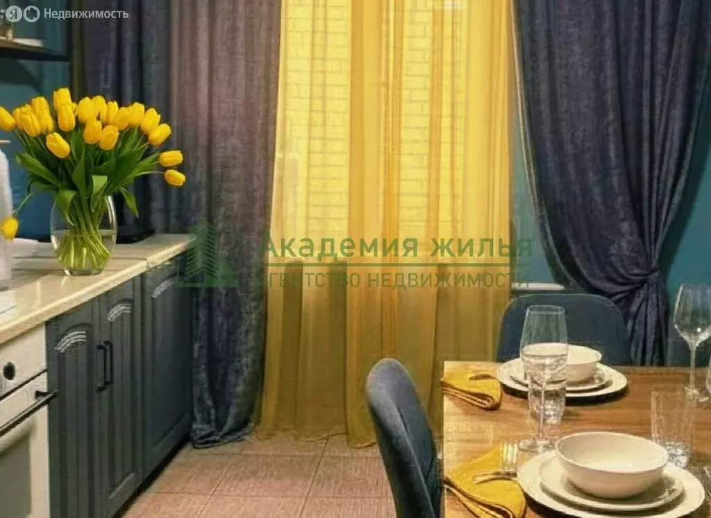 3-комнатная квартира: Саратов, улица Измайлова, 10 (70.1 м) - Фото 1