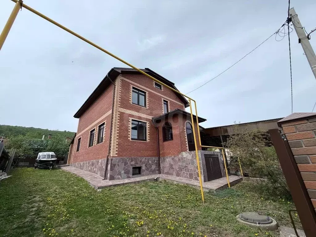 Дом в Самарская область, Жигулевск Фестивальная ул., 66 (240 м) - Фото 1