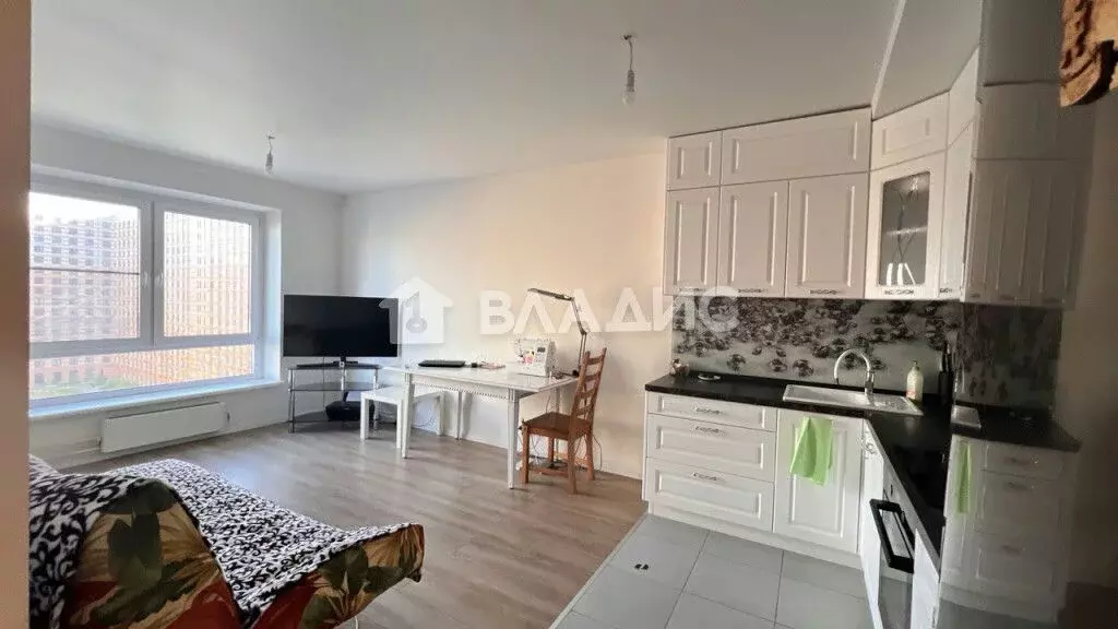 Продается 3-комнатная квартира - Фото 2