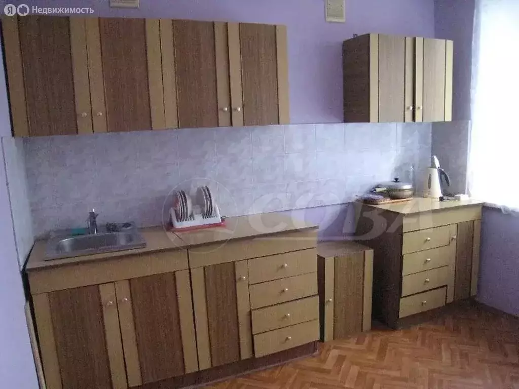 3-комнатная квартира: Тобольск, 6-й микрорайон, 13А (80 м) - Фото 0