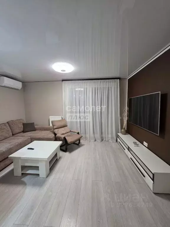 2-к кв. Тюменская область, Тюмень ул. 50 лет Октября, 57Б (60.3 м) - Фото 1