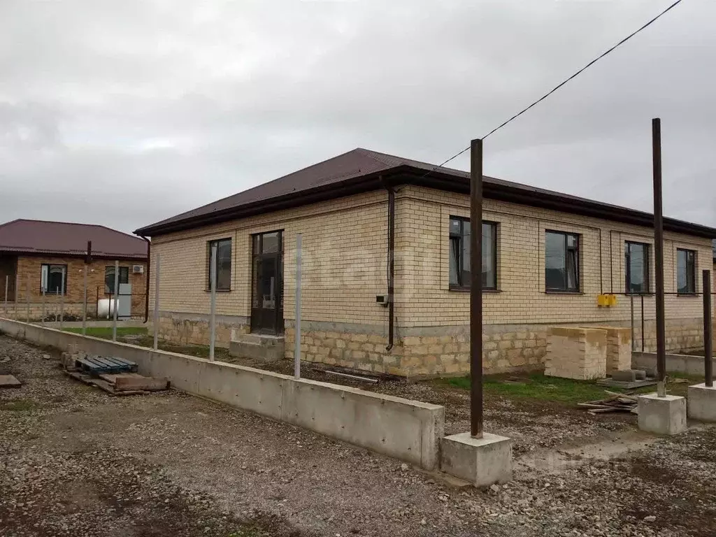 Дом в Ставропольский край, Михайловск Шпаковский район, ул. Ивана ... - Фото 1