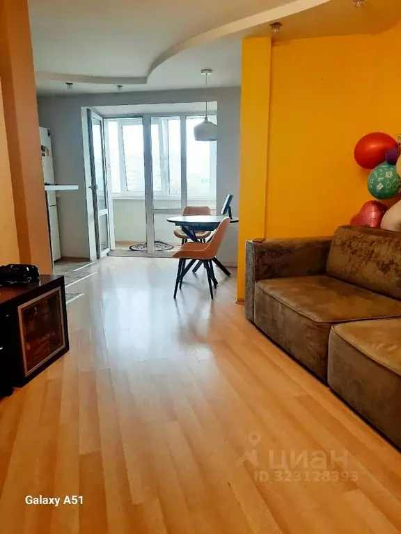 2-к кв. Вологодская область, Череповец Октябрьский просп., 49 (54.0 м) - Фото 1