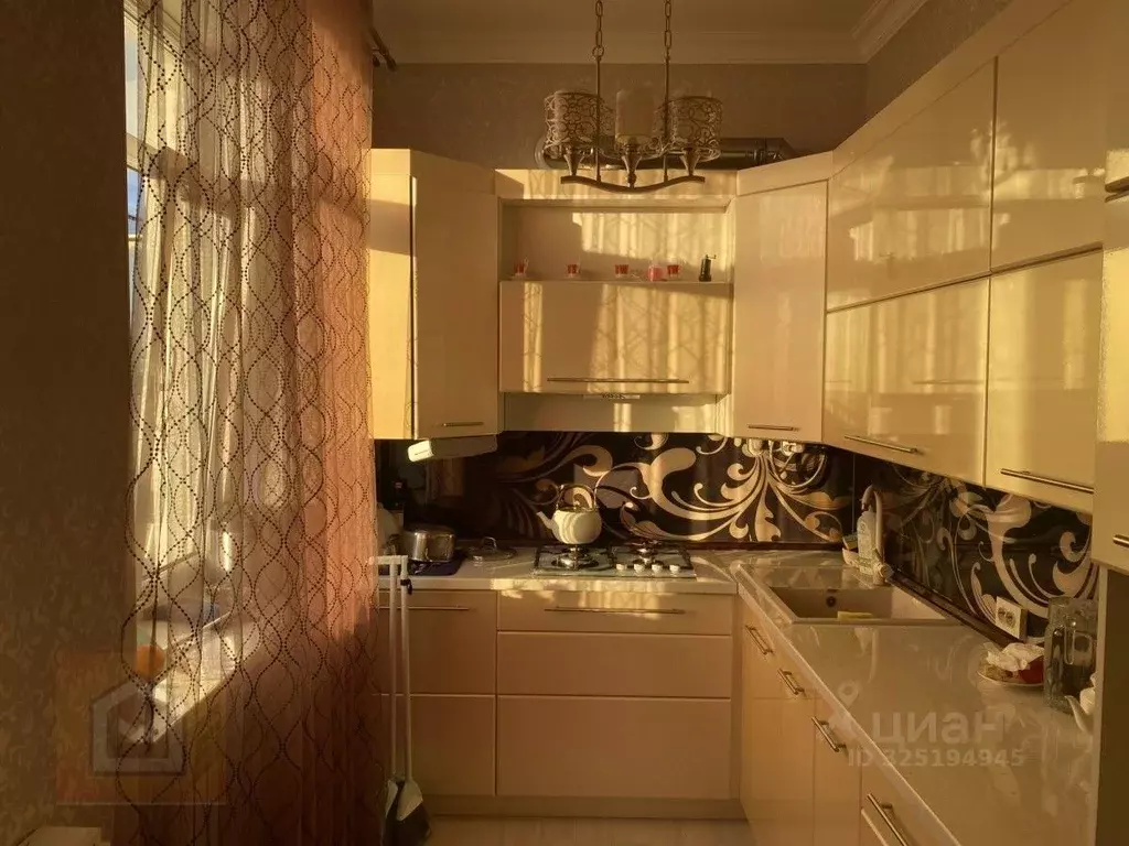 2-к кв. Крым, Евпатория ул. Дмитрия Ульянова, 19/2 (55.0 м) - Фото 1