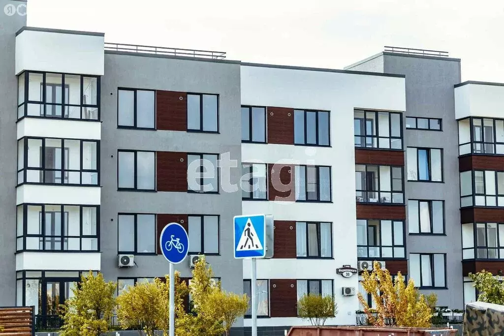 3-комнатная квартира: Тюмень, улица Федюнинского, 30 (83.2 м) - Фото 1