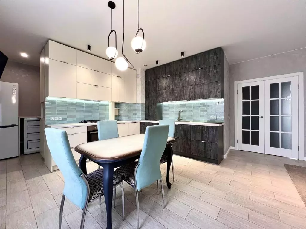 3-к кв. Калининградская область, Калининград Ростовская ул., 10 (90.0 ... - Фото 1