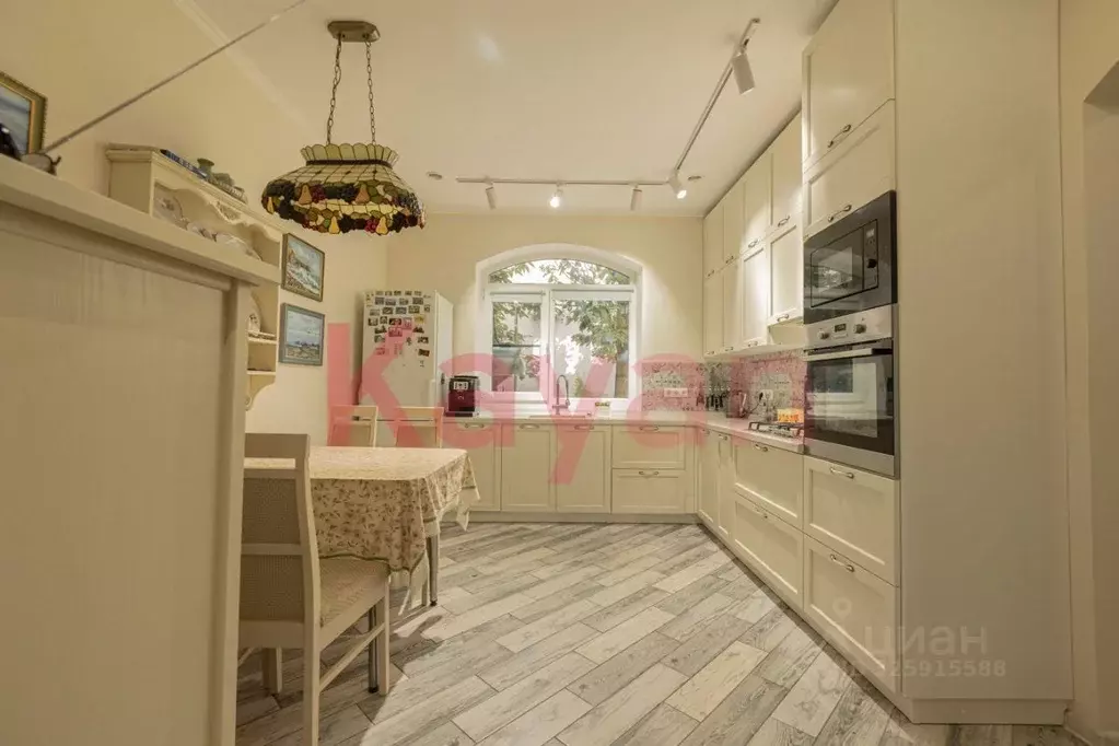 Дом в Краснодарский край, Геленджик ул. Ватутина, 1 (232 м) - Фото 2