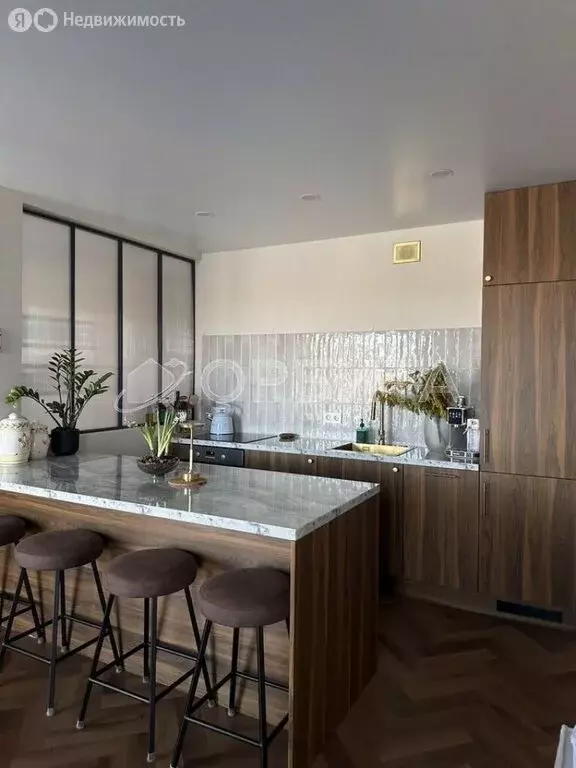 2-комнатная квартира: Тюмень, улица Николая Глебова, 3 (64 м) - Фото 1