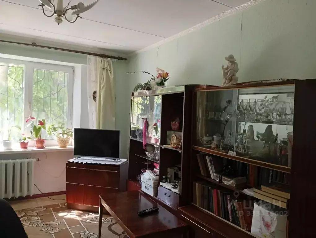 2-к кв. Крым, Кировское пгт ул. Фрунзе, 12 (56.0 м) - Фото 1