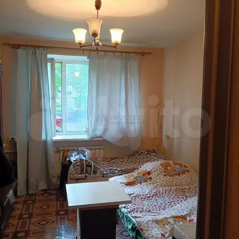 Комната 14,4 м в 3-к., 1/5 эт. - Фото 1