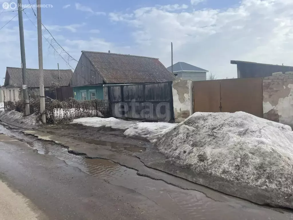 Дом в село Уйское, улица Таращенко (16.6 м) - Фото 1