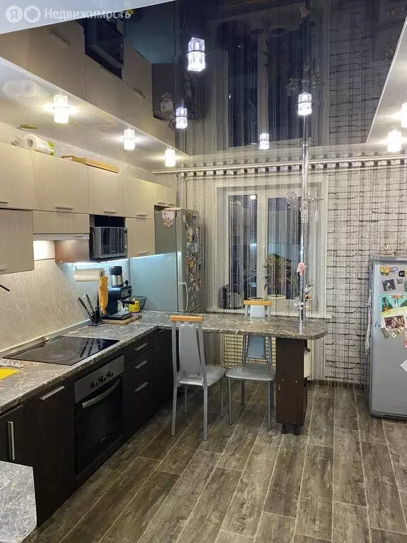 5-комнатная квартира: Братск, улица Возрождения, 34 (106 м) - Фото 1